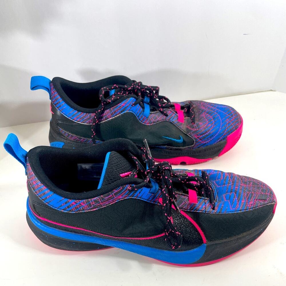 Nike Youth Tennis Shoes Freak 5 SE GS Youth Sneakers Shoes Size 6.5 Blue Pink